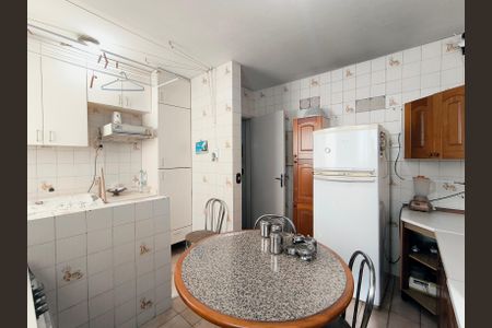 Apartamento à venda com 70m², 2 quartos e 2 vagasCozinha e Área de Serviço
