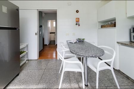 Apartamento à venda com 144m², 3 quartos e 3 vagasCozinha
