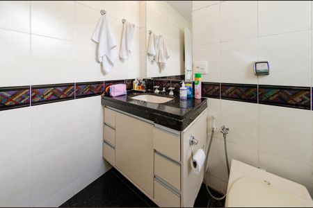 Apartamento à venda com 144m², 3 quartos e 3 vagasBanheiro suíte