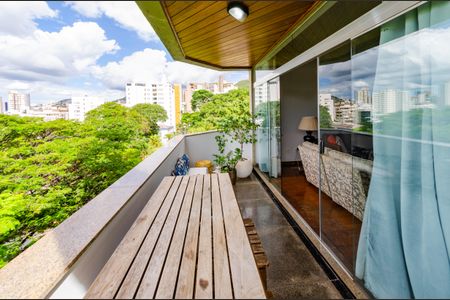 Apartamento à venda com 144m², 3 quartos e 3 vagasVaranda