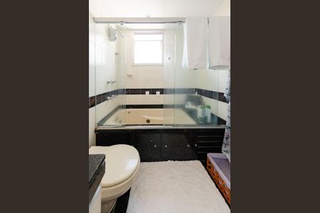 Apartamento à venda com 144m², 3 quartos e 3 vagasBanheiro suíte