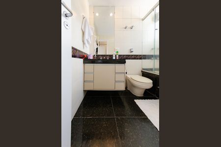 Apartamento à venda com 144m², 3 quartos e 3 vagasBanheiro suíte