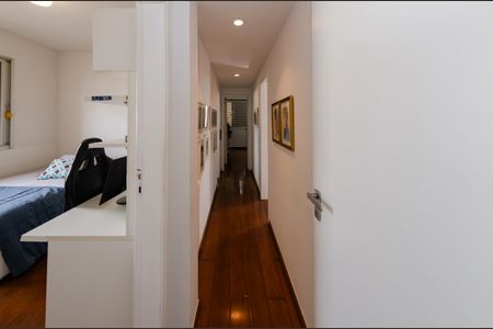 Apartamento à venda com 144m², 3 quartos e 3 vagasCorredor