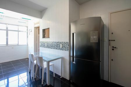 Apartamento para alugar com 130m², 2 quartos e 2 vagas