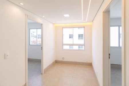 Sala de apartamento para alugar com 2 quartos, 35m² em Chacara Santa Lucia, Carapicuíba