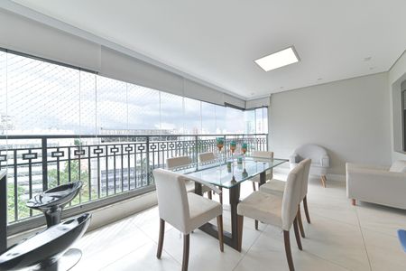 Apartamento à venda com 137m², 3 quartos e 3 vagasVaranda