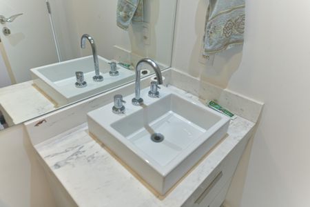 Apartamento à venda com 137m², 3 quartos e 3 vagasBanheiro da Suíte 2