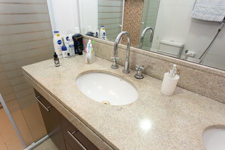 Apartamento para alugar com 192m², 4 quartos e 3 vagas Apartamento para alugar com 192m², 4 quartos e 3 vagasBanheiro da Suíte