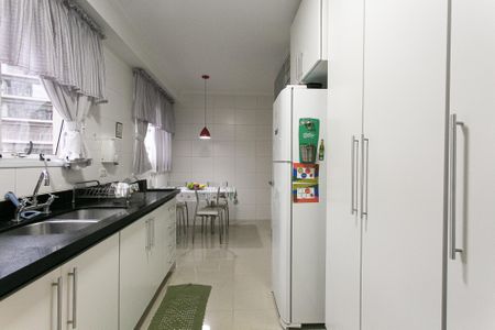 Apartamento para alugar com 192m², 4 quartos e 3 vagas Apartamento para alugar com 192m², 4 quartos e 3 vagasCozinha