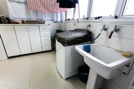 Apartamento para alugar com 192m², 4 quartos e 3 vagas Apartamento para alugar com 192m², 4 quartos e 3 vagasÁrea de Serviço