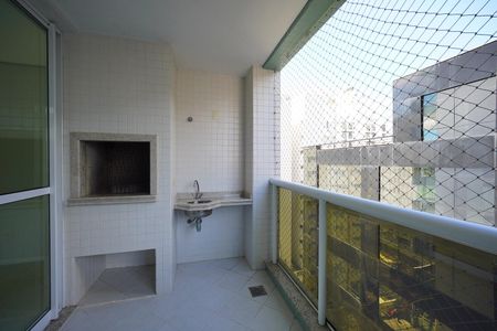 Sala - Varanda de apartamento para alugar com 3 quartos, 140m² em Centro, Florianópolis