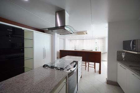 Apartamento para alugar com 140m², 3 quartos e 2 vagasÁrea comum - Salão de festas