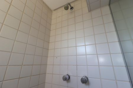 Apartamento à venda com 122m², 3 quartos e 3 vagasBanheiro da Suíte 1 - Chuveiro