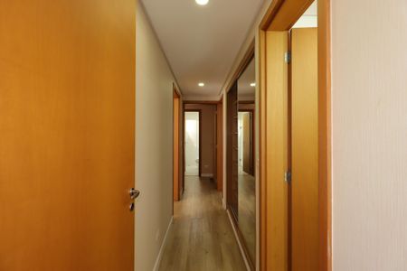 Apartamento à venda com 122m², 3 quartos e 3 vagasCorredor