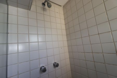 Apartamento à venda com 122m², 3 quartos e 3 vagasBanheiro da Suíte 2 - Chuveiro