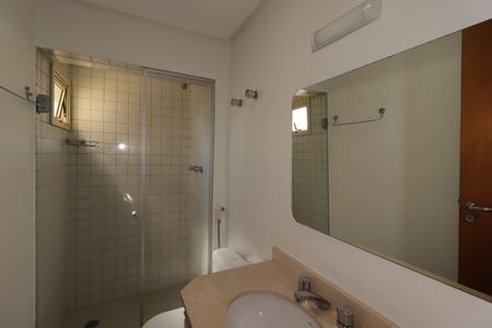 Apartamento à venda com 122m², 3 quartos e 3 vagasBanheiro da Suíte 1