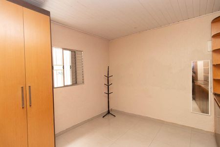 Quarto de casa para alugar com 1 quarto, 40m² em Vila Nivi, São Paulo