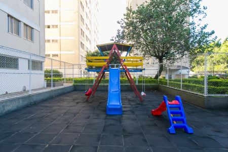 Apartamento para alugar com 60m², 2 quartos e 1 vaga Apartamento para alugar com 60m², 2 quartos e 1 vagaÁrea comum - Playground