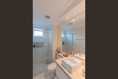 Apartamento à venda com 137m², 3 quartos e 3 vagasBanheiro da Suíte 1