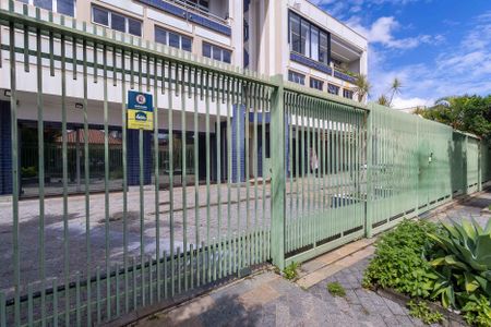 Apartamento à venda com 120m², 3 quartos e 2 vagasFachada