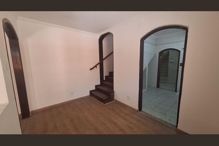 Casa para alugar com 474m², 2 quartos e 4 vagas