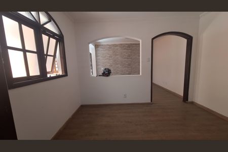 Casa para alugar com 474m², 2 quartos e 4 vagas