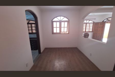 Casa para alugar com 474m², 2 quartos e 4 vagas