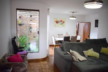 Casa para alugar com 250m², 3 quartos e 3 vagasSala