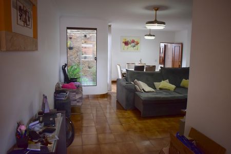 Casa para alugar com 250m², 3 quartos e 3 vagasSala