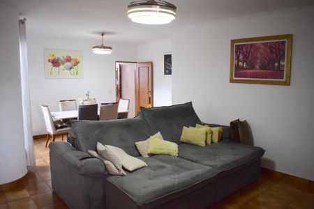 Casa para alugar com 250m², 3 quartos e 3 vagasSala