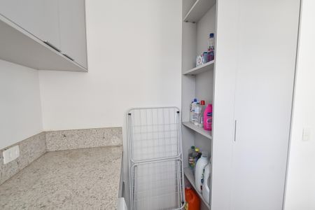 Apartamento à venda com 57m², 2 quartos e 1 vaga Apartamento à venda com 57m², 2 quartos e 1 vagaÁrea de serviço