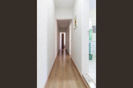 Casa à venda com 213m², 4 quartos e 4 vagasCorredor