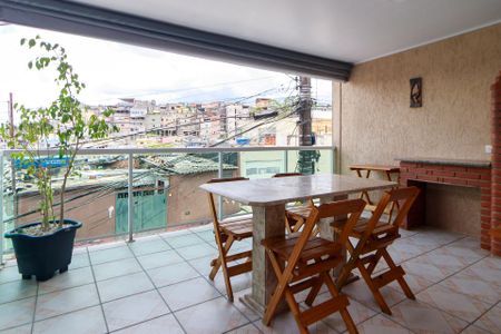 Casa à venda com 213m², 4 quartos e 4 vagasQuintal