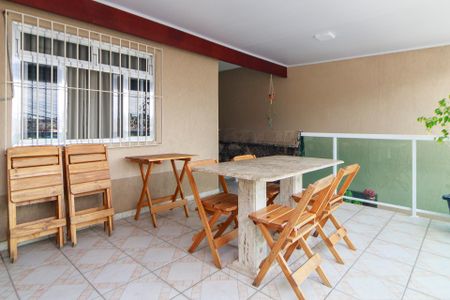 Casa à venda com 213m², 4 quartos e 4 vagasQuintal