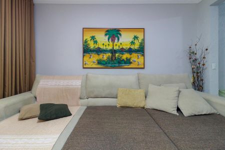 Casa à venda com 213m², 4 quartos e 4 vagasSala