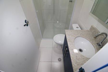 Banheiro de kitnet/studio para alugar com 1 quarto, 31m² em Parada Inglesa, São Paulo