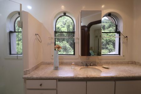 Apartamento para alugar com 183m², 4 quartos e 2 vagasBanheiro Suíte 2