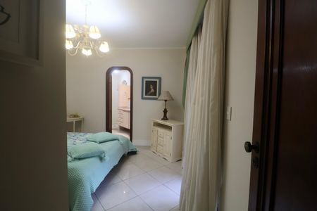 Apartamento para alugar com 183m², 4 quartos e 2 vagasQuarto Suíte 2