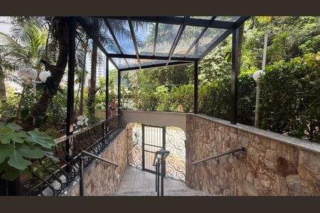 Apartamento para alugar com 183m², 4 quartos e 2 vagasFachada