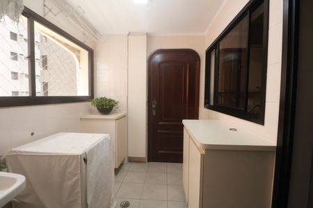 Apartamento para alugar com 183m², 4 quartos e 2 vagasÁrea de Serviço