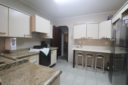 Apartamento para alugar com 183m², 4 quartos e 2 vagasCozinha