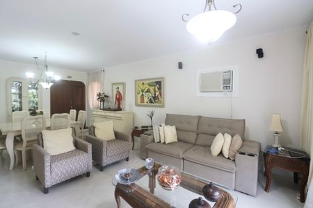 Apartamento para alugar com 183m², 4 quartos e 2 vagasSala