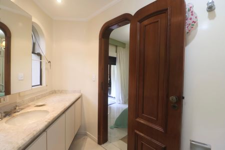 Apartamento para alugar com 183m², 4 quartos e 2 vagasBanheiro Suíte 2