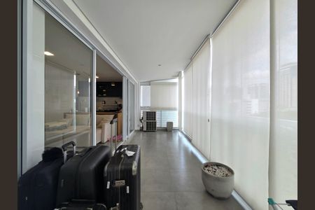 Varanda de apartamento à venda com 1 quarto, 70m² em Itaim Bibi, São Paulo