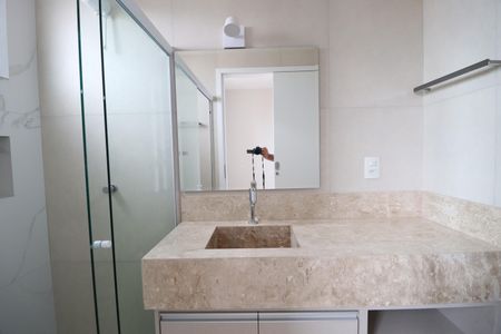 Apartamento para alugar com 72m², 2 quartos e 2 vagasBanheiro do Quarto 2