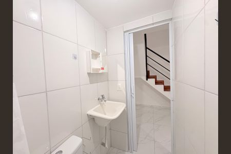 Banheiro Social de kitnet/studio para alugar com 1 quarto, 36m² em Jardim das Palmeiras, Várzea Paulista