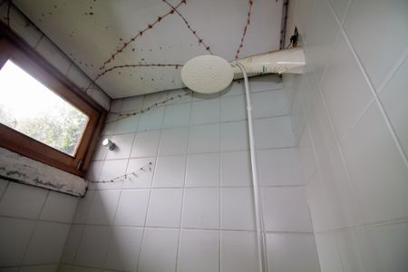 Casa à venda com 140m², 3 quartos e 1 vaga Casa à venda com 140m², 3 quartos e 1 vagaBanheiro