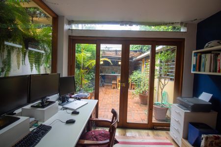 Casa à venda com 140m², 3 quartos e 1 vaga Casa à venda com 140m², 3 quartos e 1 vagaEscritório / Sala de Tv