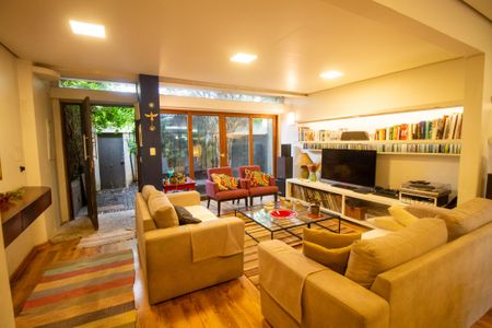 Sala de casa para alugar com 3 quartos, 140m² em Santo Amaro, São Paulo