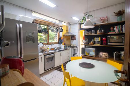 Casa à venda com 140m², 3 quartos e 1 vaga Casa à venda com 140m², 3 quartos e 1 vagaCozinha